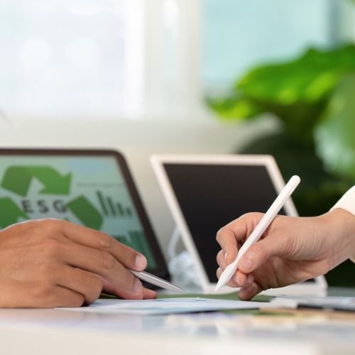 Governança Colaborativa: Como Associações Profissionais Fortalecem a Profissão do Administrador